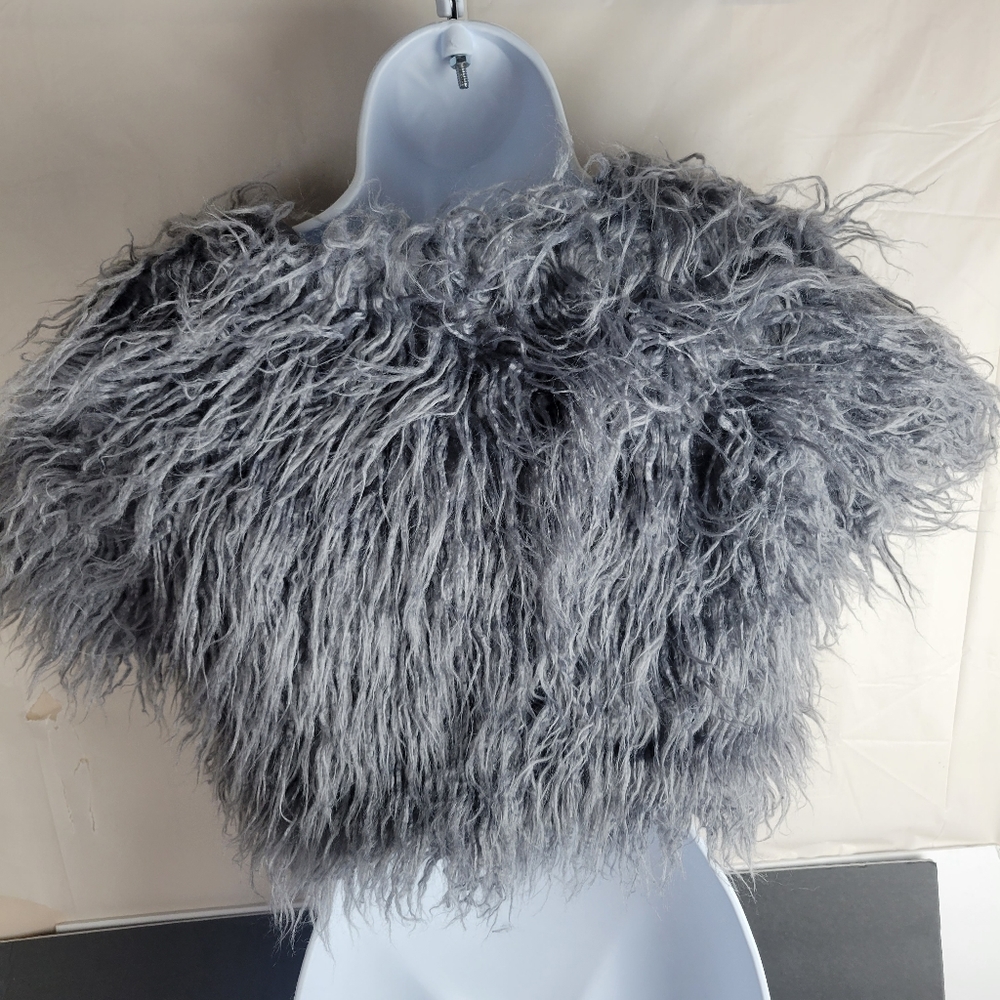 Women's Short Faux Fur Shrug Cardigan - Gray - Picture 4 of 9